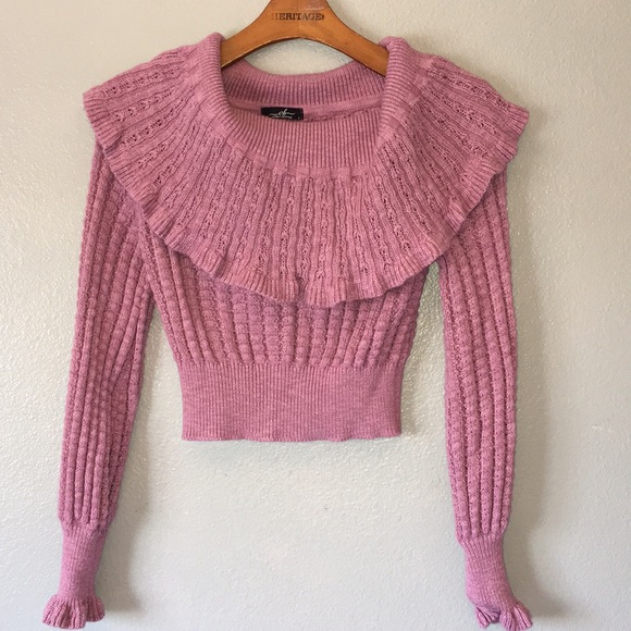 Victoria’s Boutique sweater - Picture 2 of 5